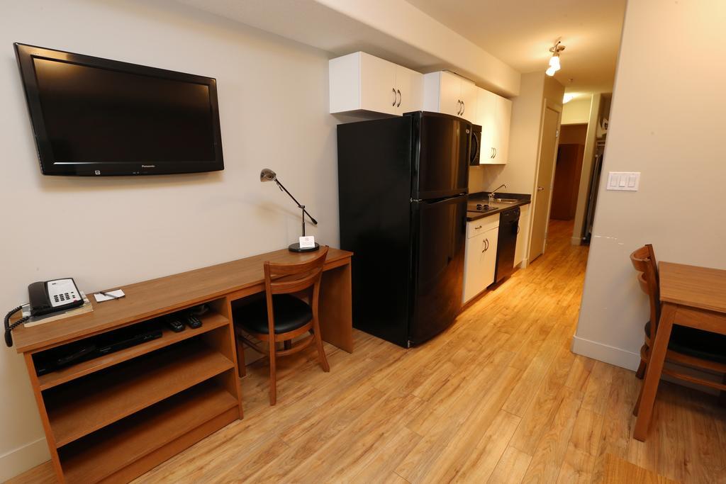 Baymont By Wyndham Fort Mcmurray Exterior photo