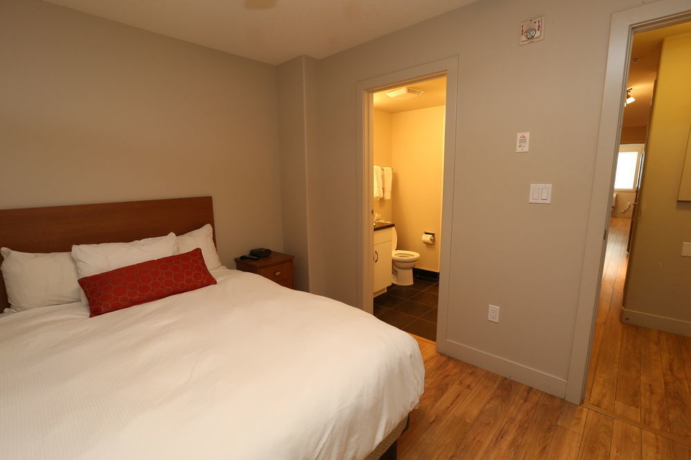Baymont By Wyndham Fort Mcmurray Exterior photo