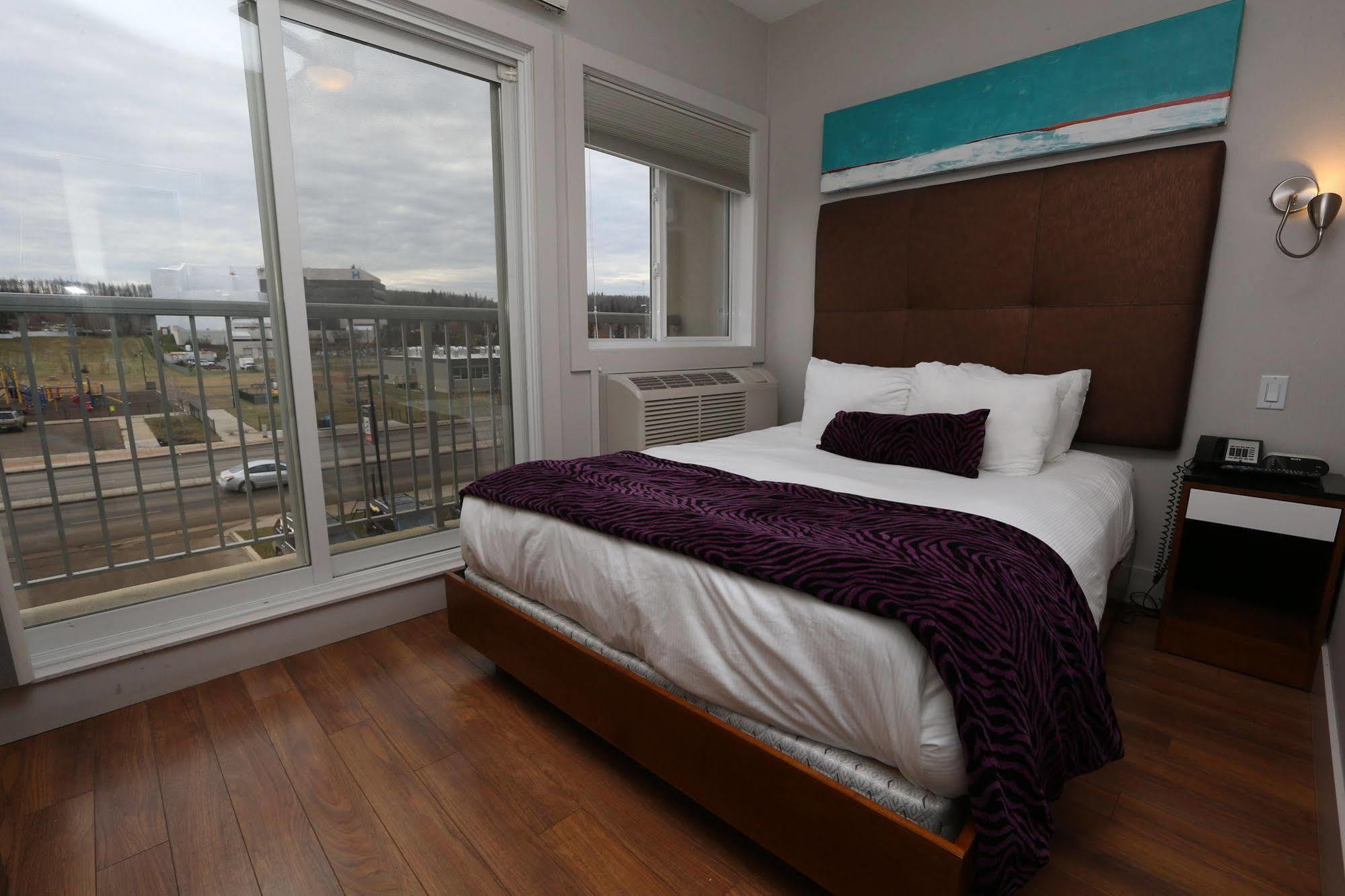 Baymont By Wyndham Fort Mcmurray Exterior photo